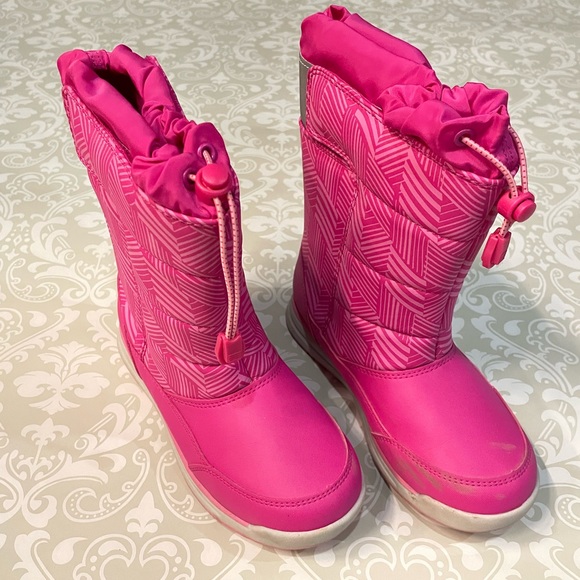 Lands' End Other - Lands End Pink girls snow boots